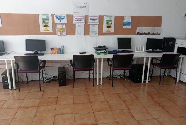 Donació de mobiliari d'oficina i altres actius de Som Connexió